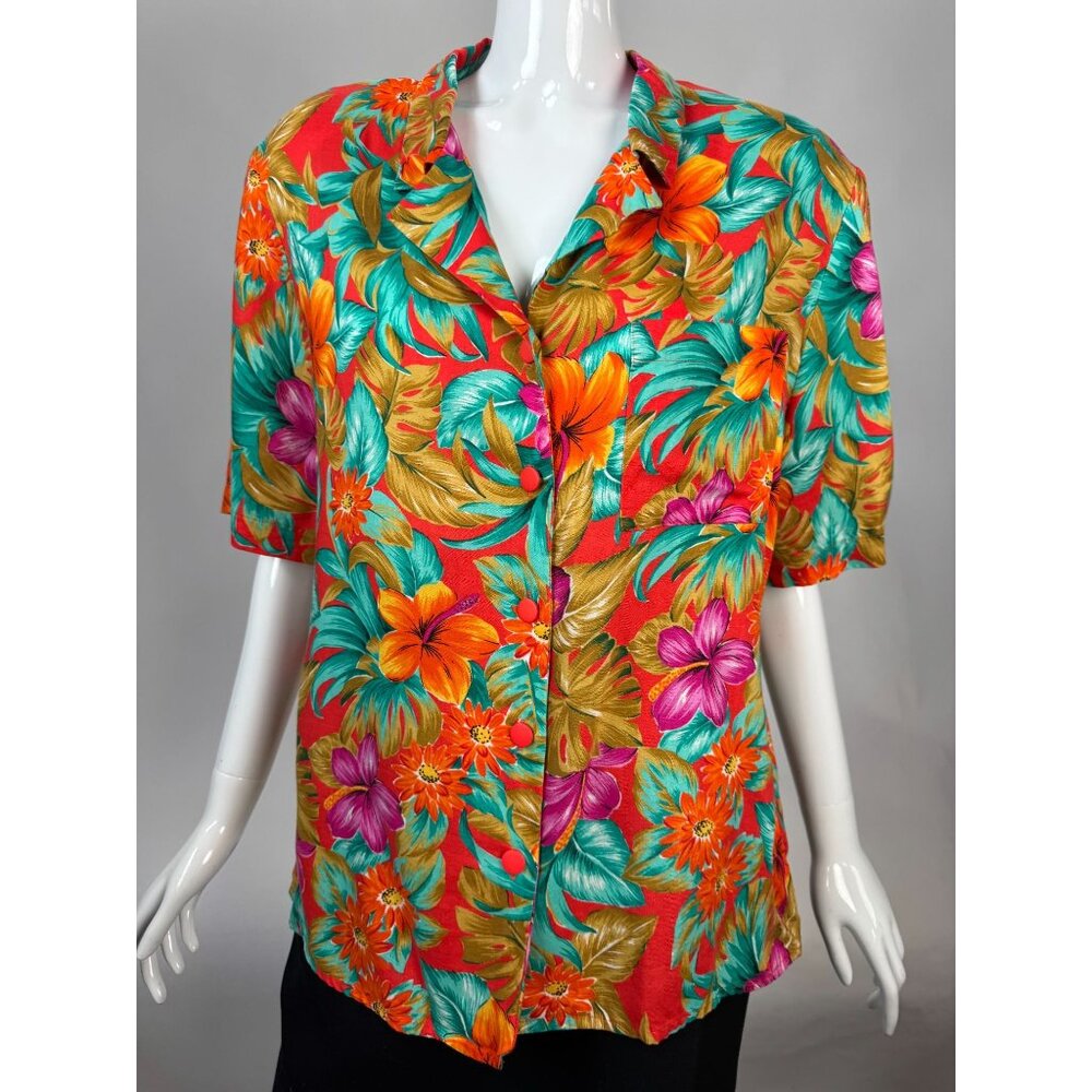 Vintage Hawaiian Floral Button-Up Blouse With Short Sleeves & Bold Tropical Prin